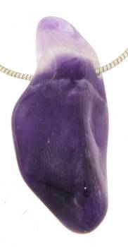 amethyst-anhaenger-edelstein-anhaenger-trommelstein-heilstein-schmuck-edelsteinschmuck-gebohrt