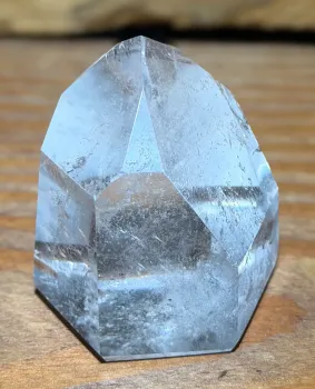 bergkristall-spitze-edelstein-mineralien