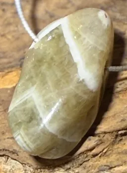 prasiolith-amethyst-anhaenger-edelstein-heilstein