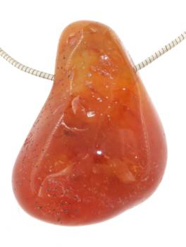 karneol-anhaenger-edelstein-anhaenger-trommelstein-heilstein-schmuck-edelsteinschmuck-gebohrt