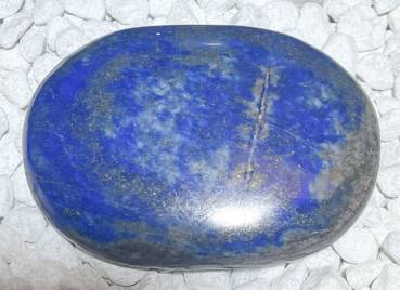 lapislazuli-lapis-lazuli-seifenstein-edelstein-heilstein-handschmeichler