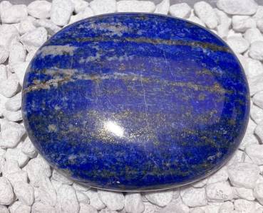 lapislazuli-lapis-lazuli-seifenstein-edelstein-heilstein-handschmeichler