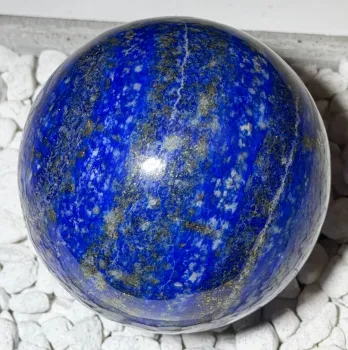 lapislazuli-lapis-lazuli-kugel-edelstein-heilstein-handschmeichler