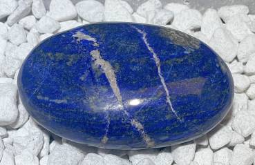 lapislazuli-lapis-lazuli-seifenstein-edelstein-heilstein-handschmeichler