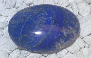 lapislazuli-lapis-lazuli-seifenstein-edelstein-heilstein-handschmeichler