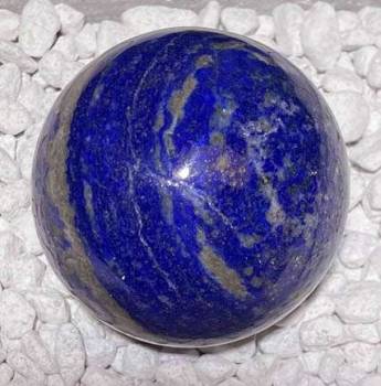 lapislazuli-lapis-lazuli-kugel-edelstein-heilstein-handschmeichler