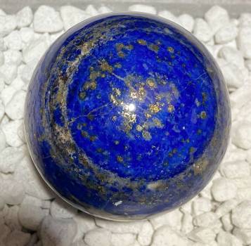 lapislazuli-lapis-lazuli-kugel-edelstein-heilstein-handschmeichler