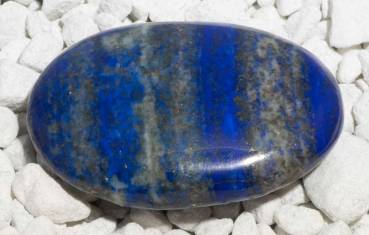 lapislazuli-lapis-lazuli-seifenstein-edelstein-heilstein-handschmeichler