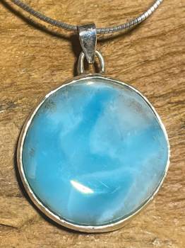 larimar-anhaenger-edelstein-trommelstein-heilstein-gebohrt