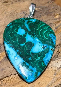 chrysokoll-malachit-schmuck-edelstein-ketten-anhaenger