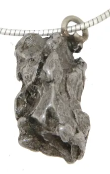 meteorit-anhaenger-edelstein-trommelstein-heilstein-schmuck-gebohrt