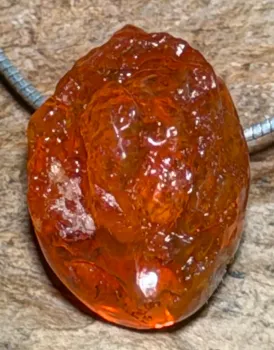 feuer-opal-trommelstein-anhaenger-edelstein