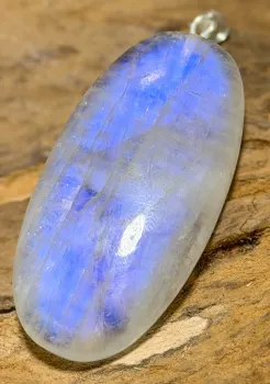 mondstein-labradorit-schmuck-edelstein-ketten-anhaenger