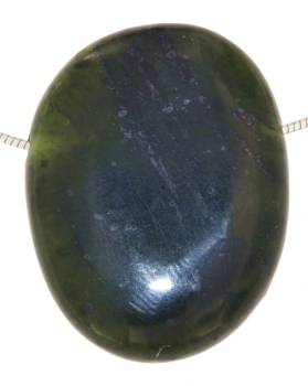 jade-trommelstein-anhaenger-edelstein-heilstein-schmuck