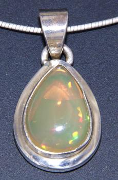 opal-anhaenger-edelstein-heiilstein-schmuck-silber