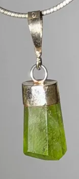 peridot-edelstein-schmuck-silber-ketten--anhaenger