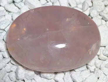 rosenquarz-seifenstein-handschmeichler-edelstein-heilstein