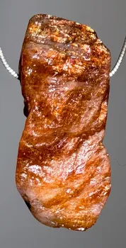 sonnenstein-anhaenger-edelstein-heilstein-trommelstein-schmuck-gebohrt