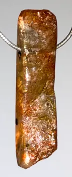 sonnenstein-anhaenger-edelstein-heilstein-trommelstein-schmuck-gebohrt