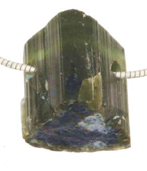 turmalin-verdigolith-anhaenger-edelstein-trommelstein-heilstein-schwarz-schmuck-edelsteinschmuck-gebohrt