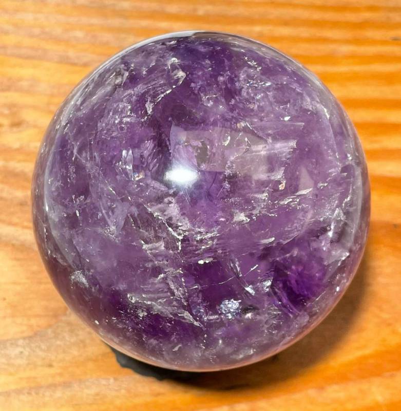 amethyst-kugel-edelstein-heilstein-handschmeichler amethyst-kugel-edelstein-heilstein-handschmeichler
