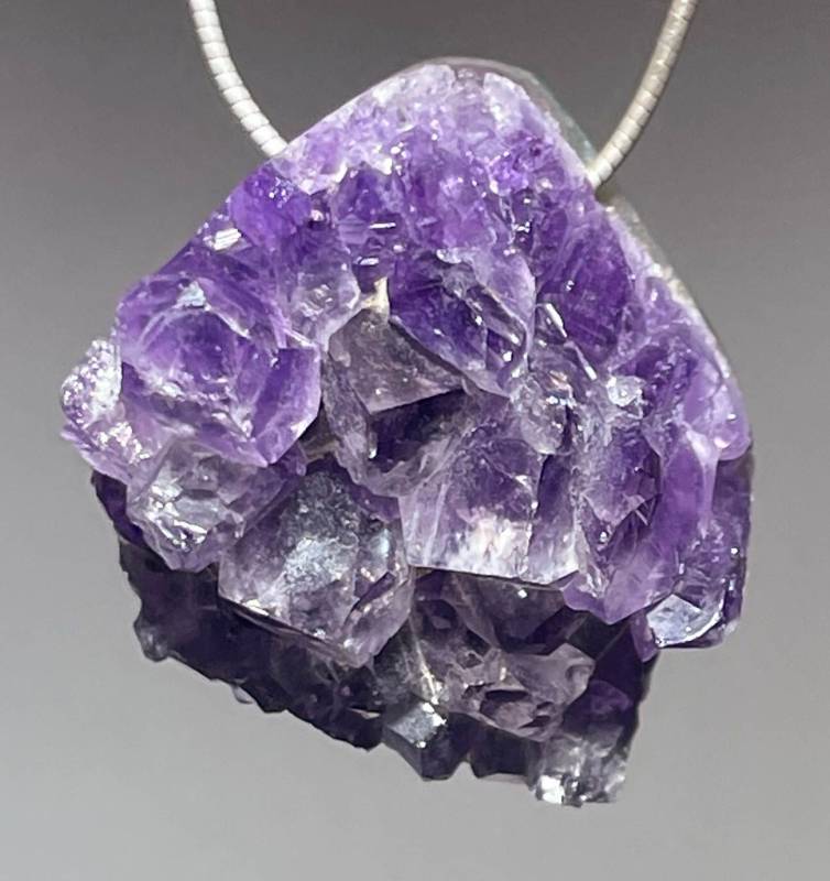 amethyst-anhaenger-edelstein-trommelstein-heilstein-schmuck-gebohrt