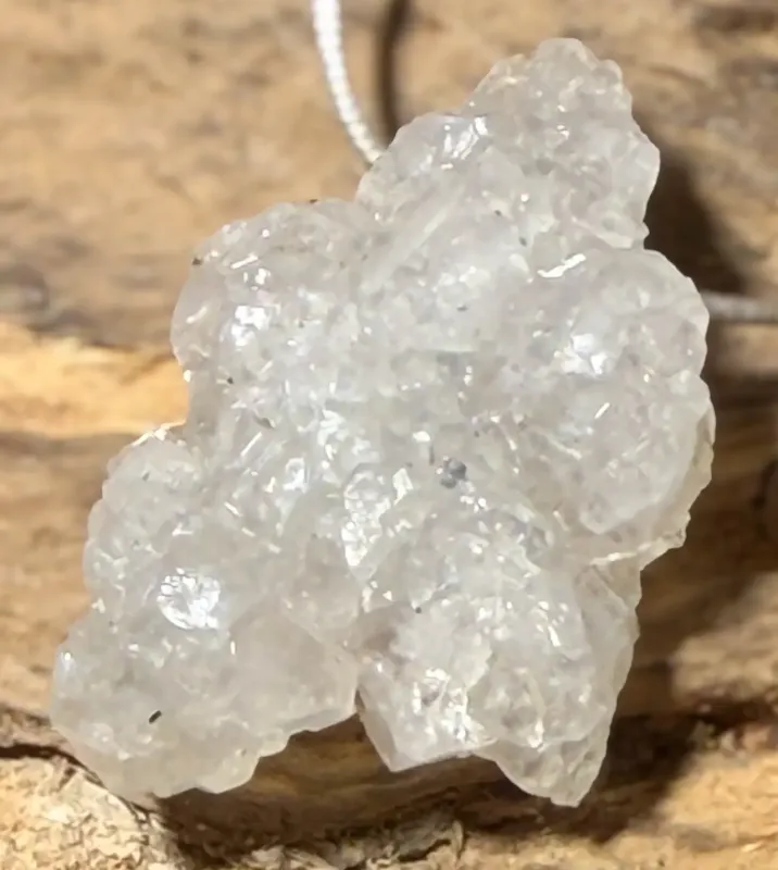 apophyllit-anhaenger-trommelstein-edelstein-heilstein-schmuck