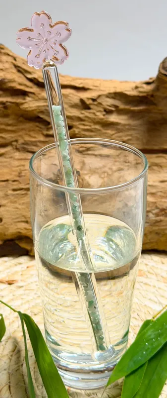 Edelsteinwasser-wassersteine-edelsteine-heilwasser-wasser-energetisieren-chakra-jaspis-amethyst-bergkristall-calcit-sodalith