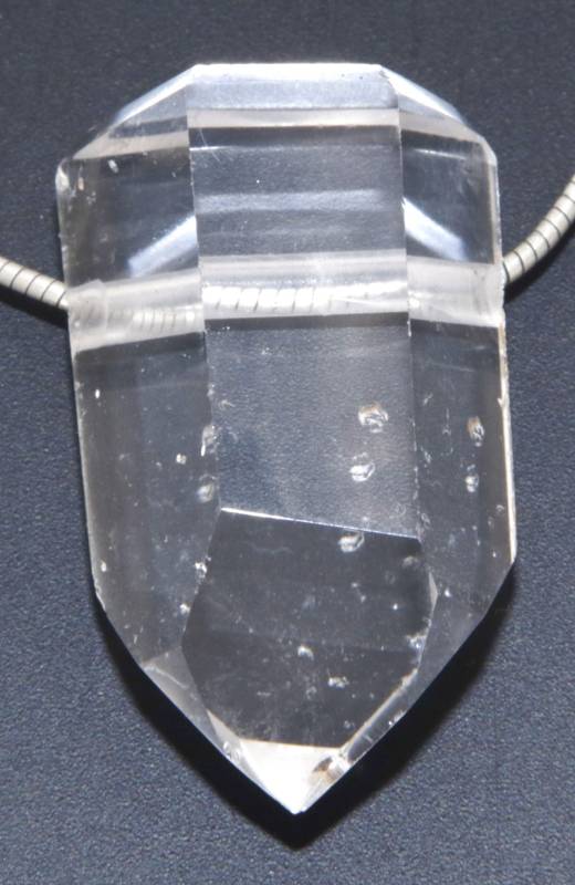 bergkristall-spitze-anhaenger-edelstein-heilstein-schmuck