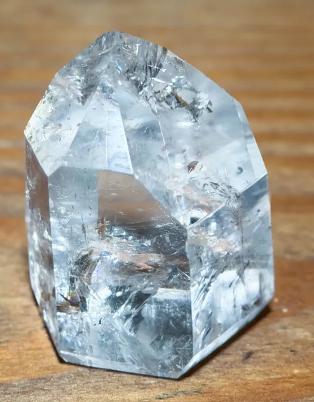 bergkristall-spitze-edelstein-mineralien