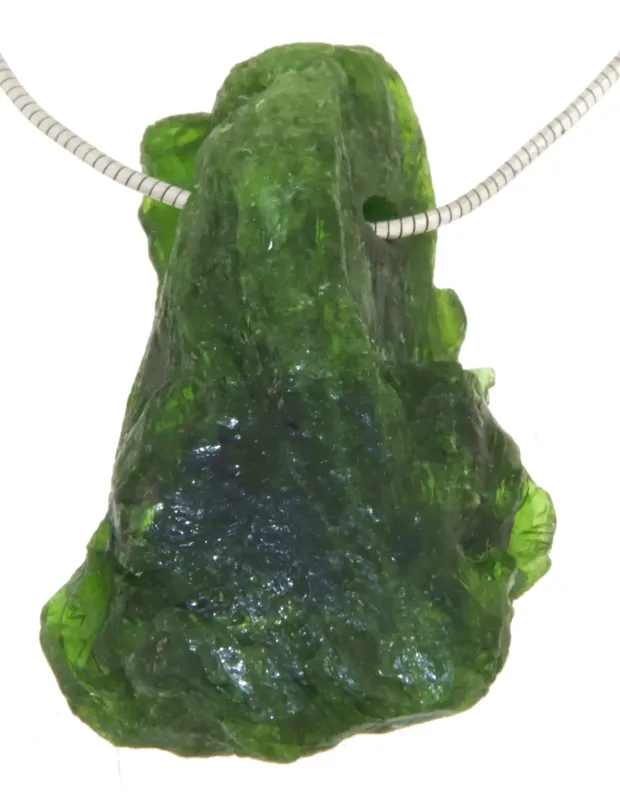 chromdiopsid-anhaenger-edelstein-heilstein-gebohrt