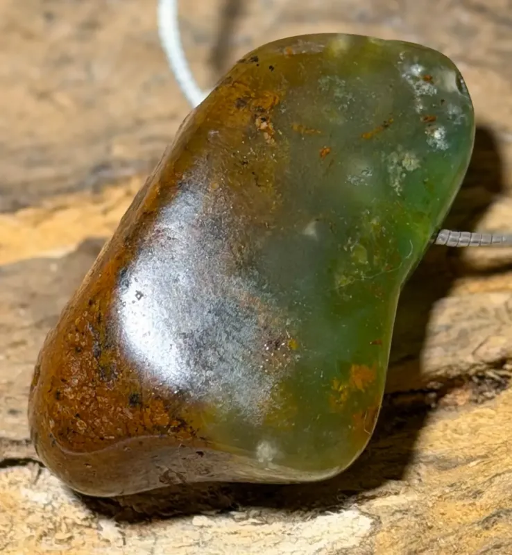 chrysopras-schmuck-ketten-anhaenger-trommelstein-edelstein-heilstein