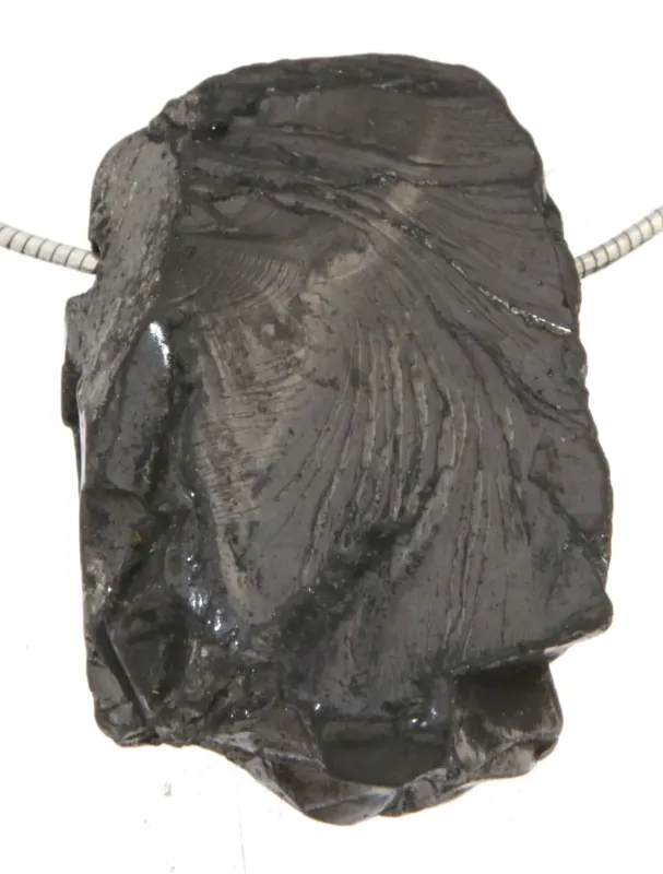 Schungit-trommelstein-anhaenger-edelschungit-edelstein
