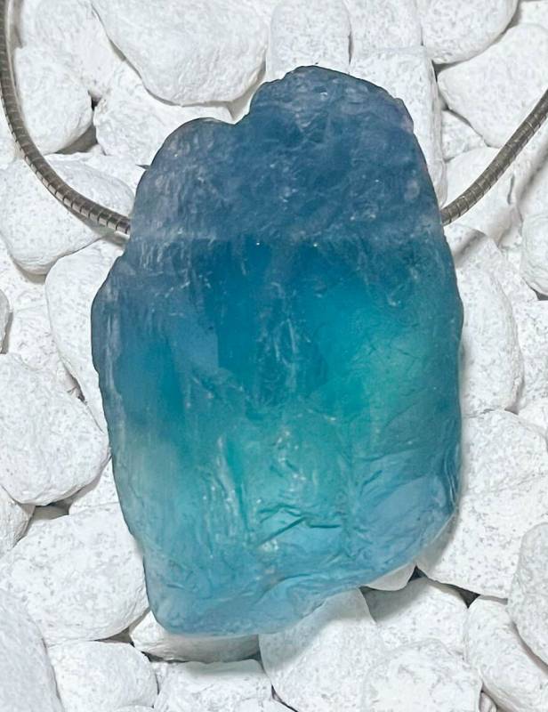 fluorit-anhaenger-edelstein-heilstein-schmuck-silber