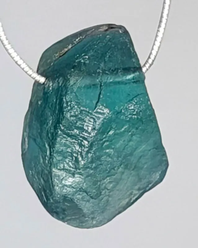 fluorit-anhaenger-edelstein-heilstein-schmuck-silber