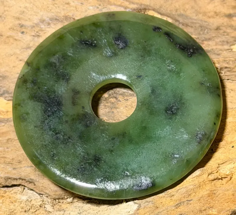 serpentin-donut-edelstein-anhaenger-schmuck-heilstein