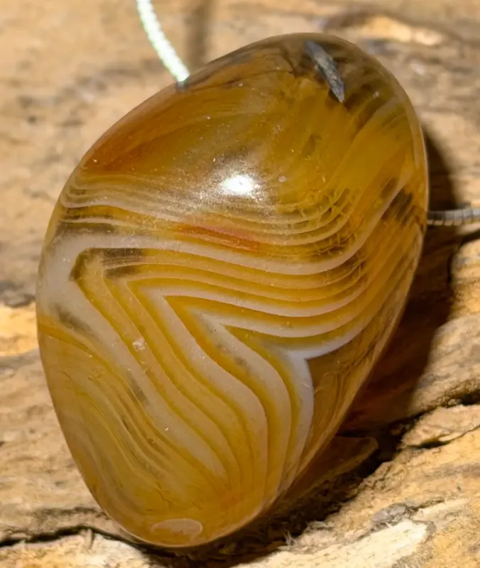 karneol-anhaenger-trommelstein-edelstein-heilstein-gebohrt-schmuck