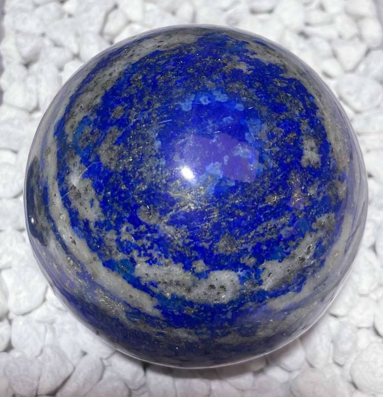 lapislazuli-lapis-lazuli-kugel-edelstein-heilstein-handschmeichler