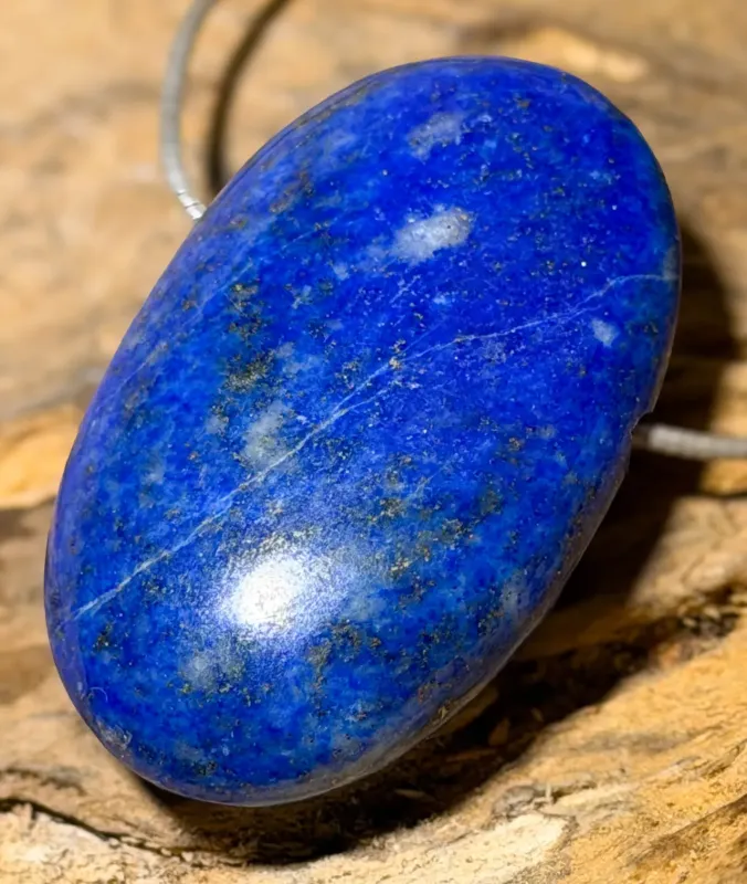 lapislazuli-anhaenger-trommelstein-edelstein-heilstein-gebohrt