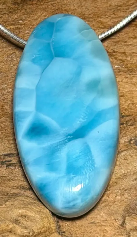 larimar-anhaenger-edelstein-trommelstein-heilstein-gebohrt