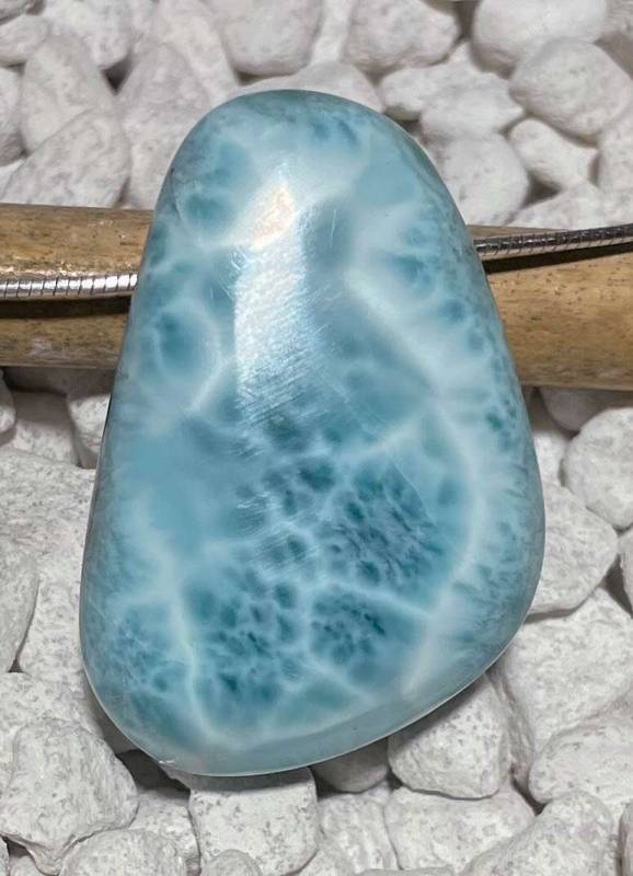 larimar-trommelstein-anhaenger-edelstein-heilstein-gebohrt larimar-trommelstein-anhaenger-edelstein-heilstein-gebohrt