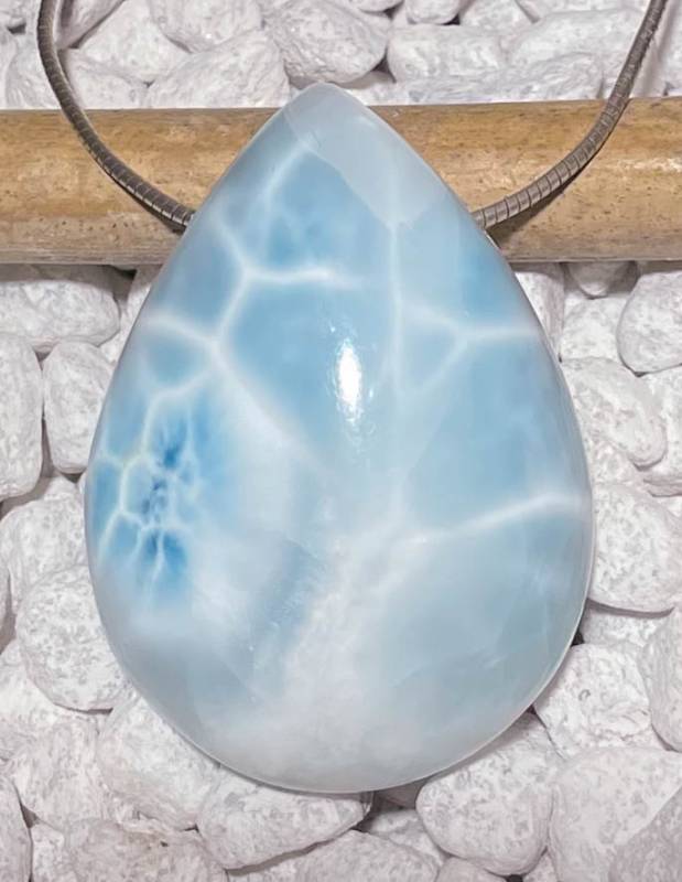 larimar-anhaenger-edelstein-trommelstein-heilstein-gebohrt