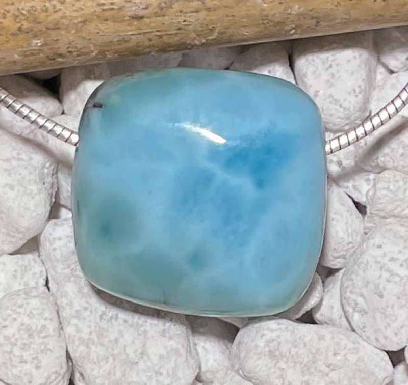 larimar-anhaenger-edelstein-trommelstein-heilstein-gebohrt larimar-anhaenger-edelstein-trommelstein-heilstein-gebohrt