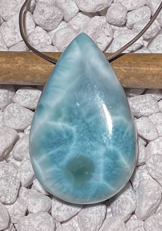 larimar-anhaenger-edelstein-trommelstein-heilstein-gebohrt larimar-anhaenger-edelstein-trommelstein-heilstein-gebohrt