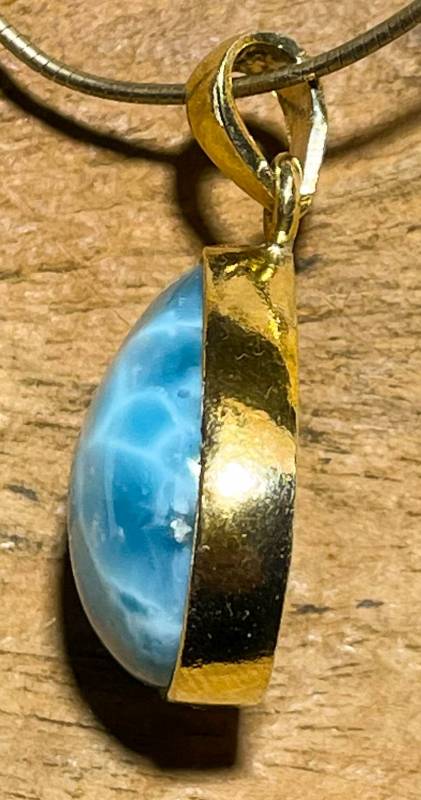 larimar-anhaenger-edelstein-trommelstein-heilstein-gebohrt larimar-anhaenger-edelstein-trommelstein-heilstein-gebohrt