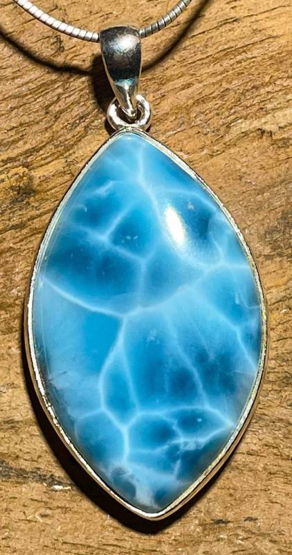 larimar-anhaenger-edelstein-trommelstein-heilstein-gebohrt larimar-anhaenger-edelstein-trommelstein-heilstein-gebohrt