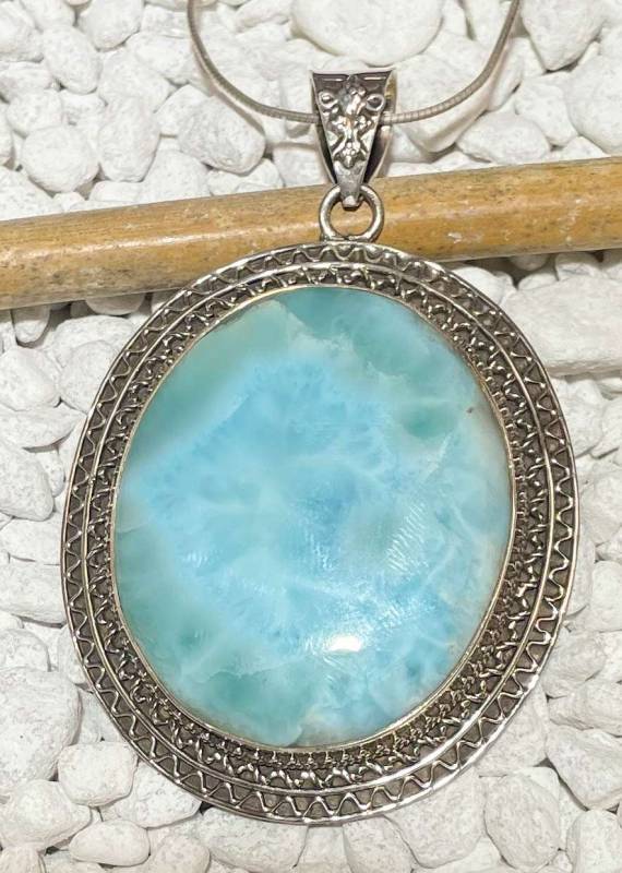 larimar-anhaenger-edelstein-trommelstein-heilstein-gebohrt larimar-anhaenger-edelstein-trommelstein-heilstein-gebohrt