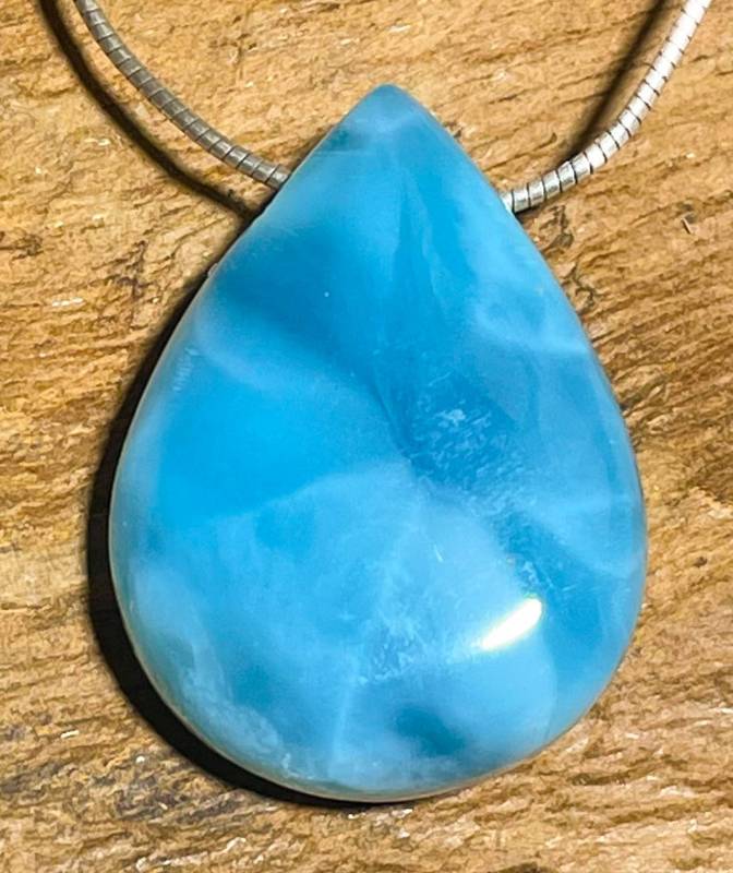 larimar-anhaenger-edelstein-trommelstein-heilstein-gebohrt larimar-anhaenger-edelstein-trommelstein-heilstein-gebohrt