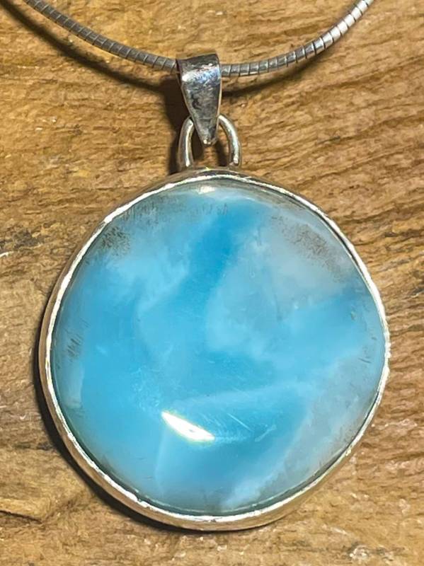 larimar-anhaenger-edelstein-trommelstein-heilstein-gebohrt larimar-anhaenger-edelstein-trommelstein-heilstein-gebohrt