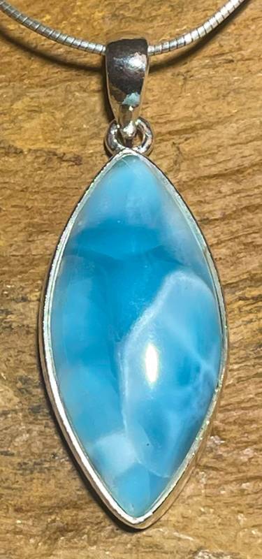 larimar-anhaenger-edelstein-trommelstein-heilstein-gebohrt larimar-anhaenger-edelstein-trommelstein-heilstein-gebohrt
